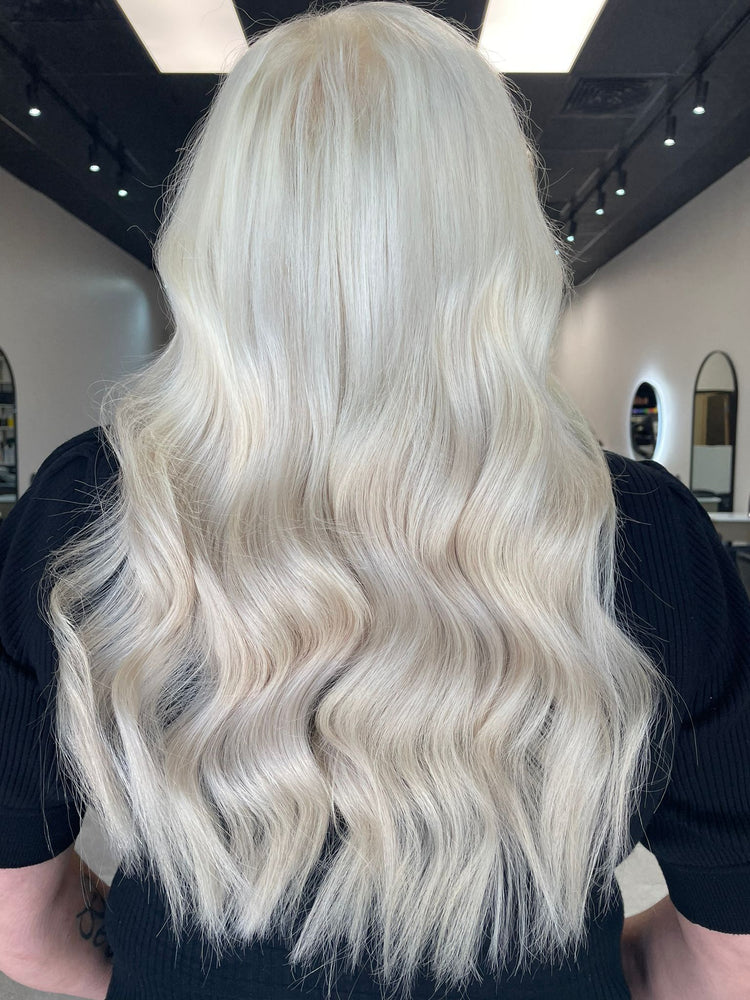 Classic Weft 120gm (18") #10 Light Blonde