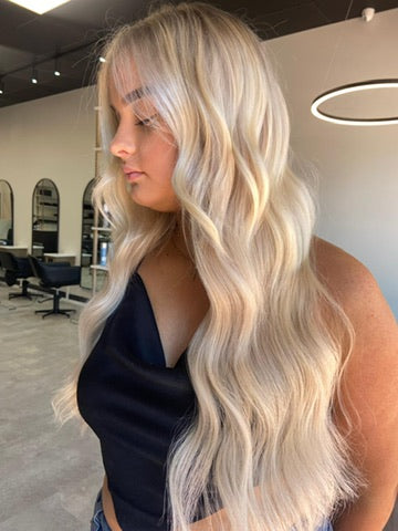 Classic Weft 120gm (22") #10 Light Blonde