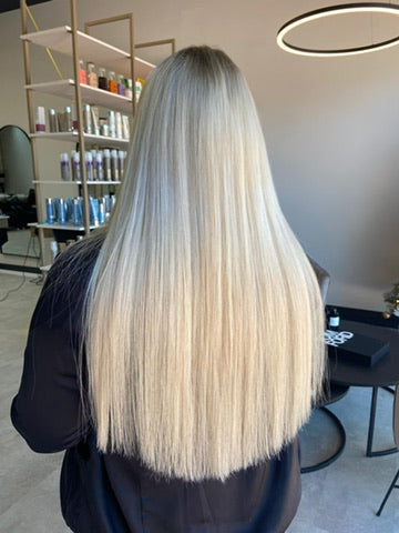 Classic Weft 120gm (22") #10 Light Blonde