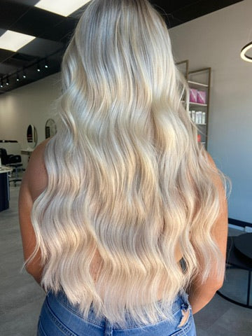 Classic Weft 120gm (22") #10 Light Blonde